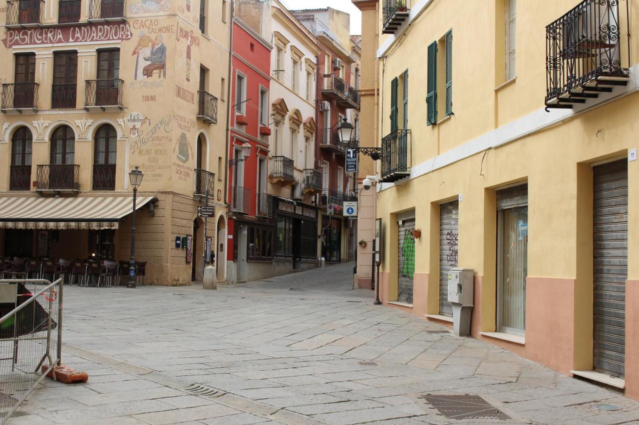 Via Cavour 19, Appartamento Del Conte Iglesias Buitenkant foto