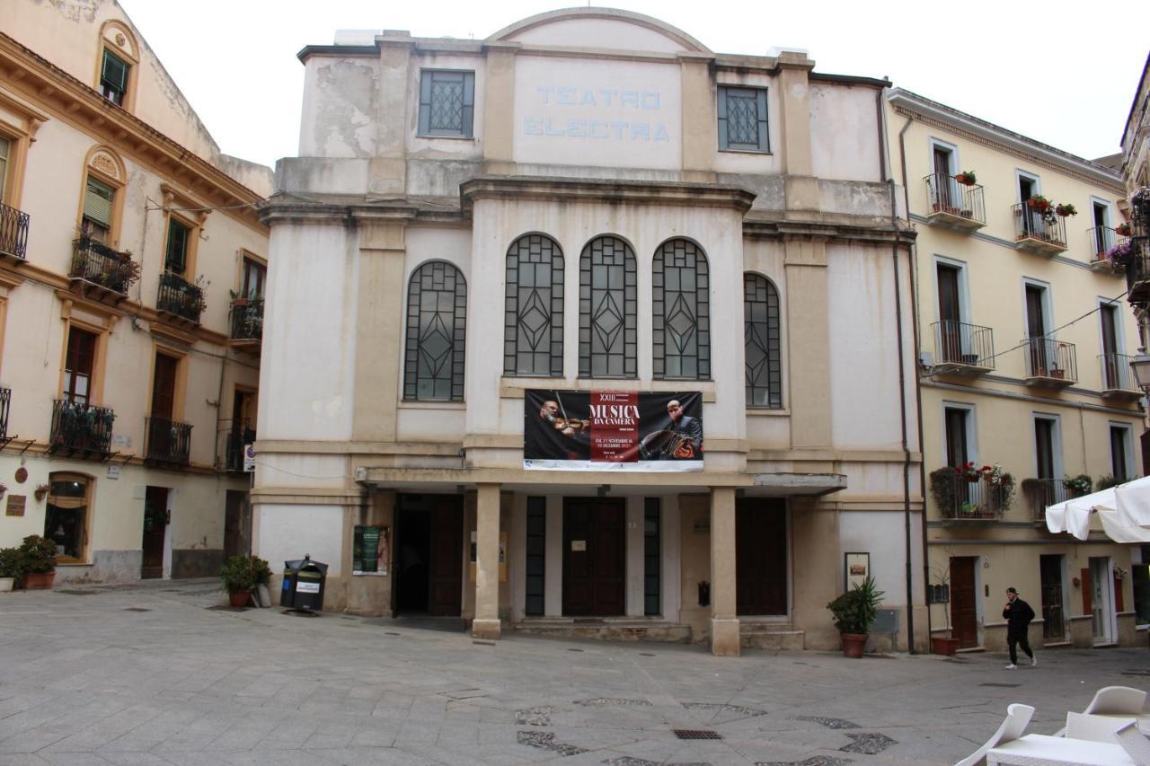 Via Cavour 19, Appartamento Del Conte Iglesias Buitenkant foto