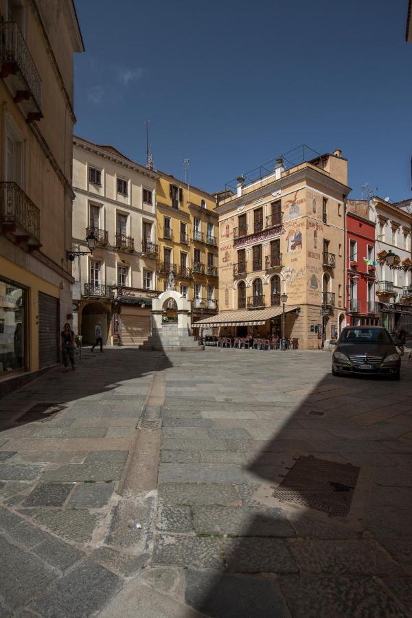 Via Cavour 19, Appartamento Del Conte Iglesias Buitenkant foto